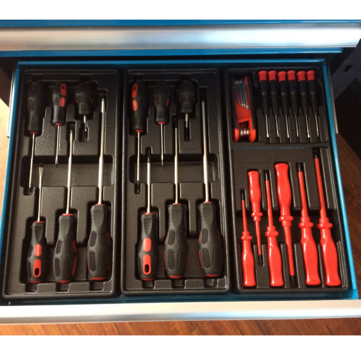 Timco verktøyvogn med verktøy 6 skuffer 220 deler