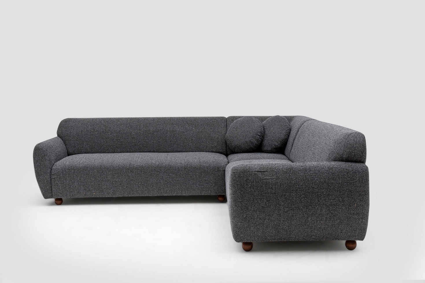 Norda Design stilig hjørnesofa, mørkegrå, 280x280 cm | bøkramme, 100% polyester, 2 puter inkludert