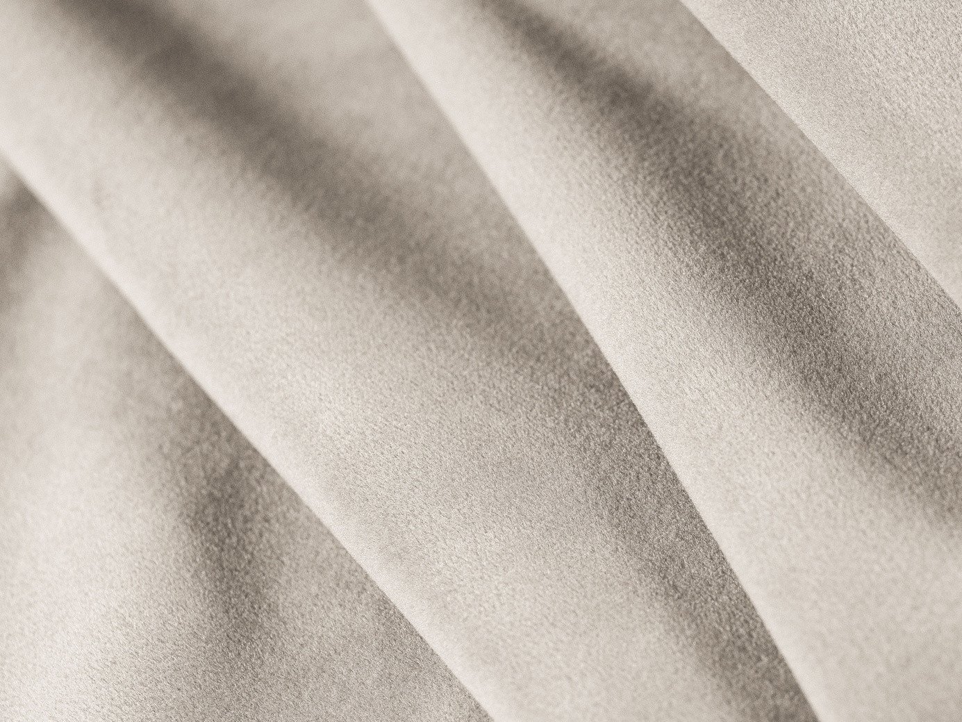 Cosmopolitan Design fløyelssofa, "Nolio", 2-seter, 170 × 95 × 72 cm, Casino, svarte plastben