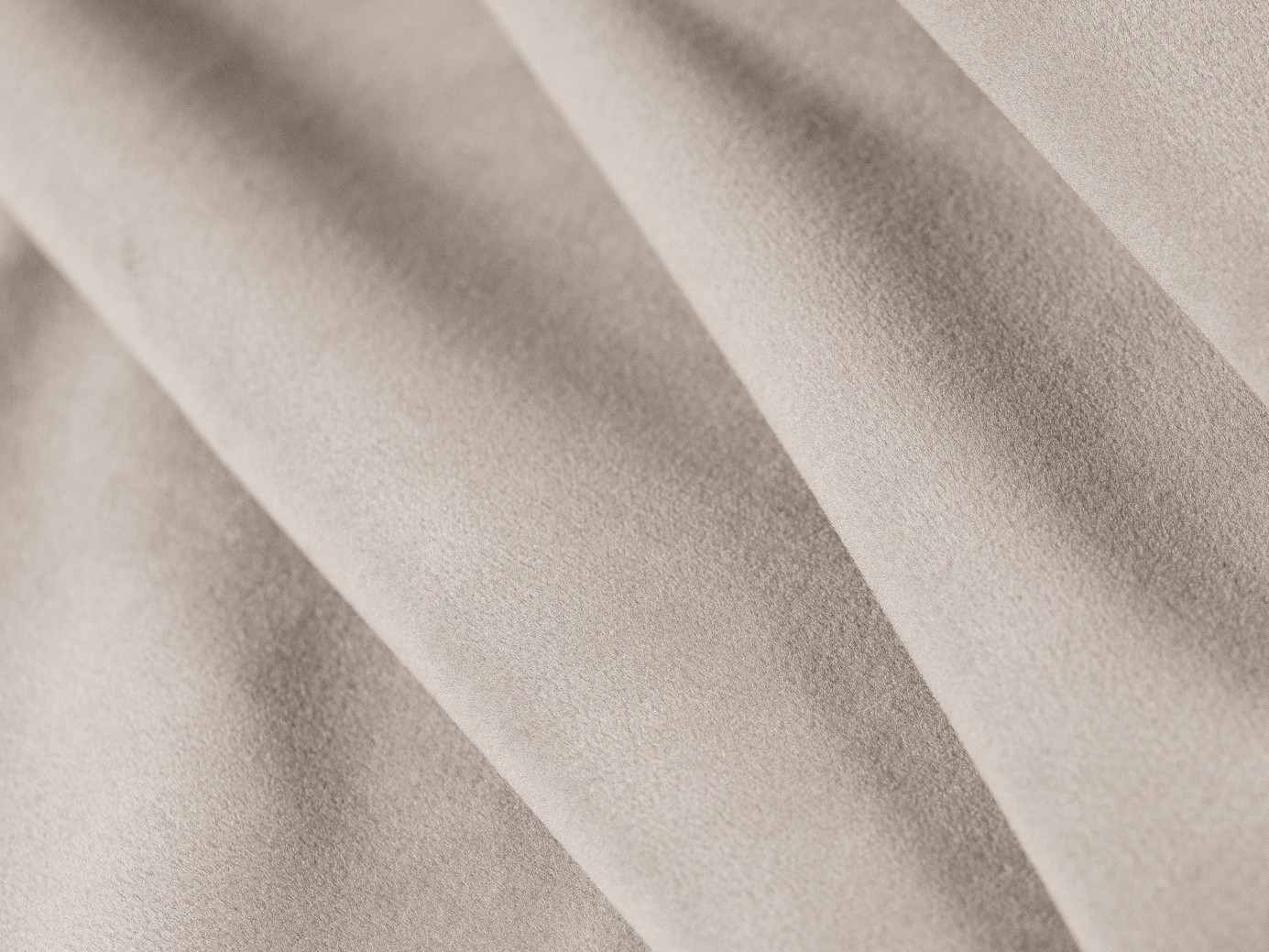 Cosmopolitan Design fløyelspuff, "Matera", 1-seter, 86 × 68 × 40 cm, Salvador, svarte plastben