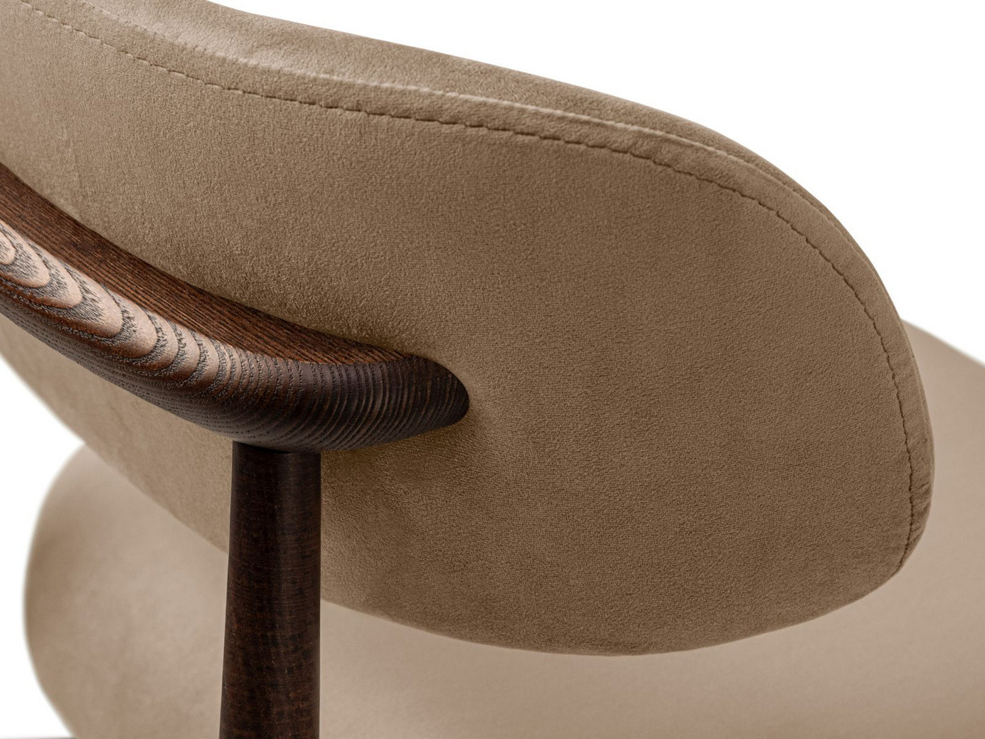 Cosmopolitan Design fløyelsstoler, 2 stk., "Evan", 1-seter, 49,5 × 51 × 77 cm, Magic Velvet, valnøttben